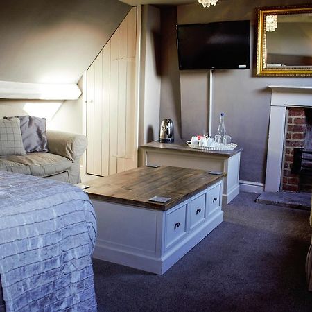 White Horse & Griffin Hotel Whitby Bagian luar foto
