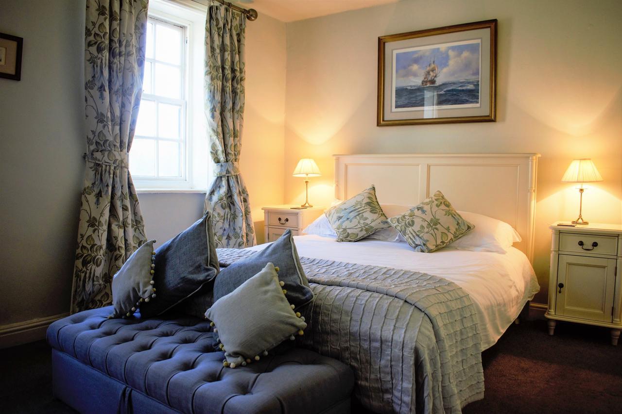 White Horse & Griffin Hotel Whitby Bagian luar foto