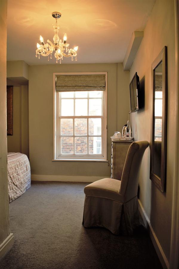 White Horse & Griffin Hotel Whitby Bagian luar foto