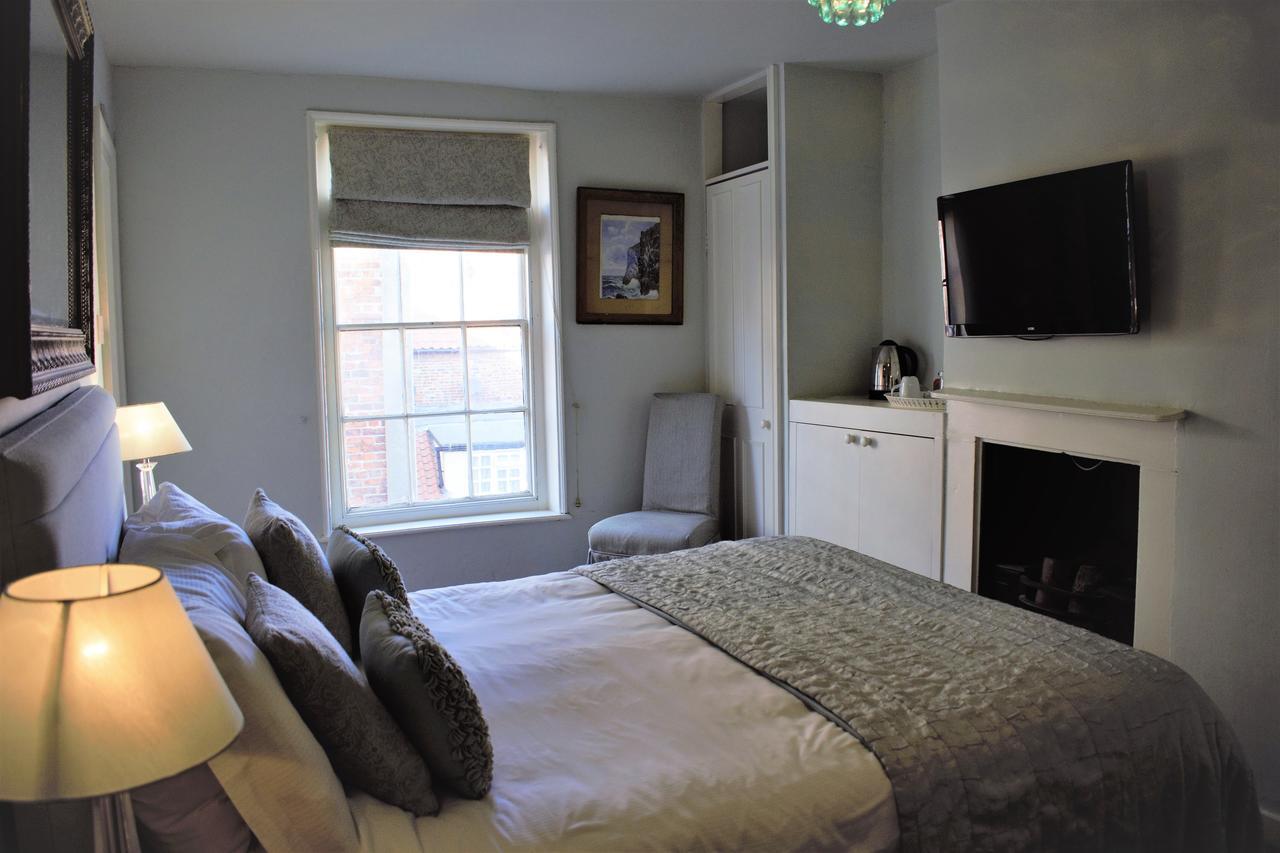 White Horse & Griffin Hotel Whitby Bagian luar foto