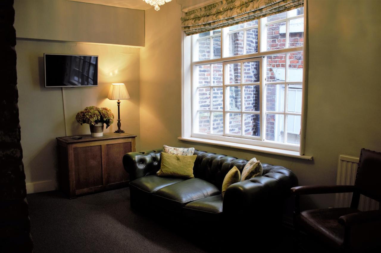 White Horse & Griffin Hotel Whitby Bagian luar foto