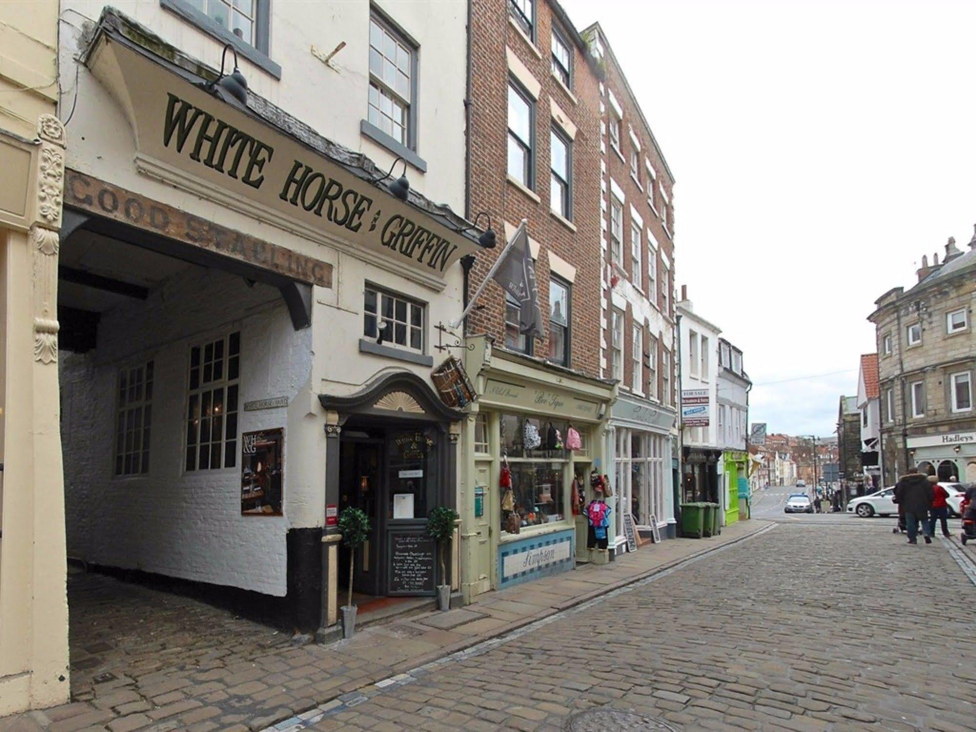 White Horse & Griffin Hotel Whitby Bagian luar foto