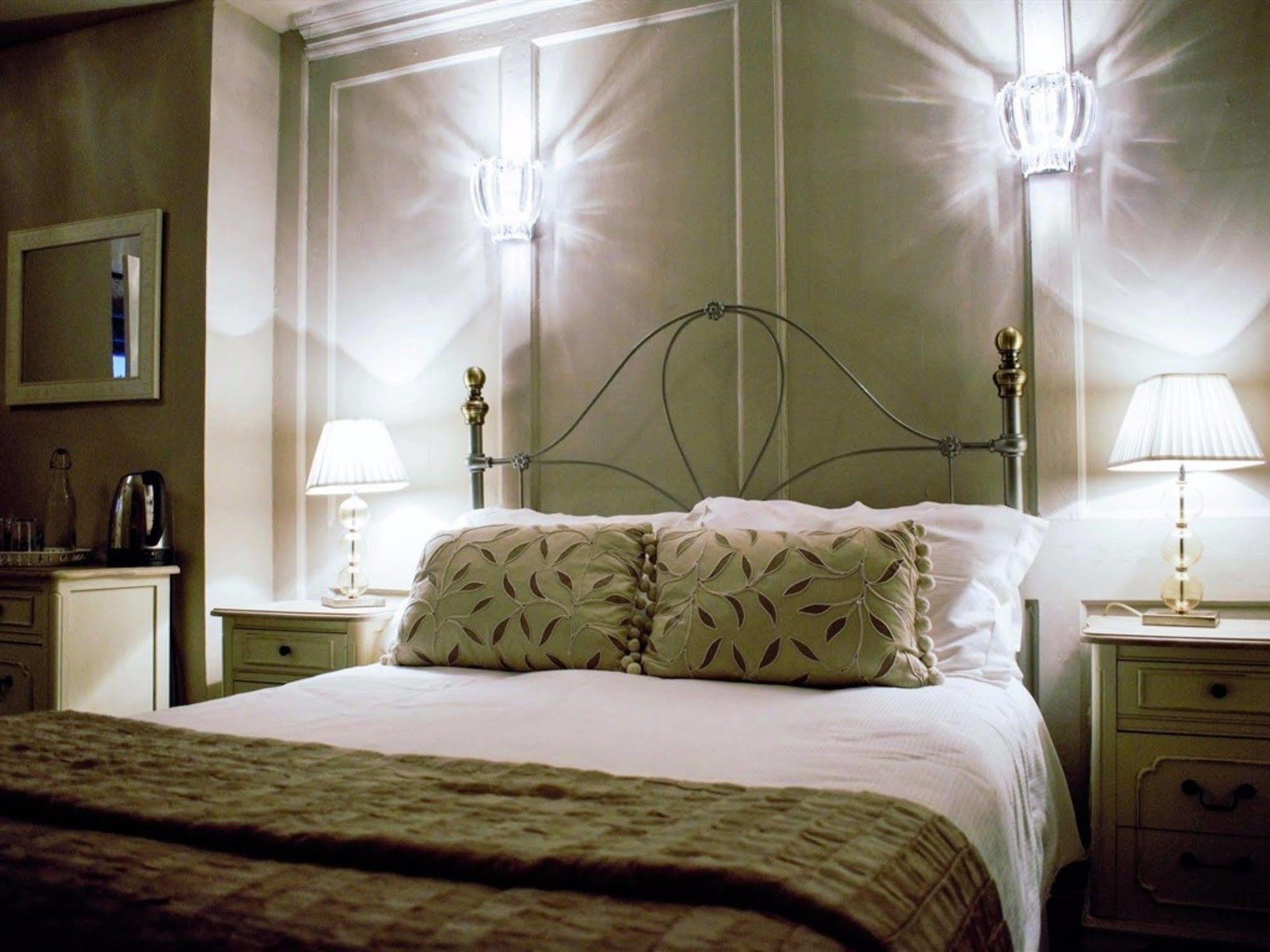 White Horse & Griffin Hotel Whitby Bagian luar foto