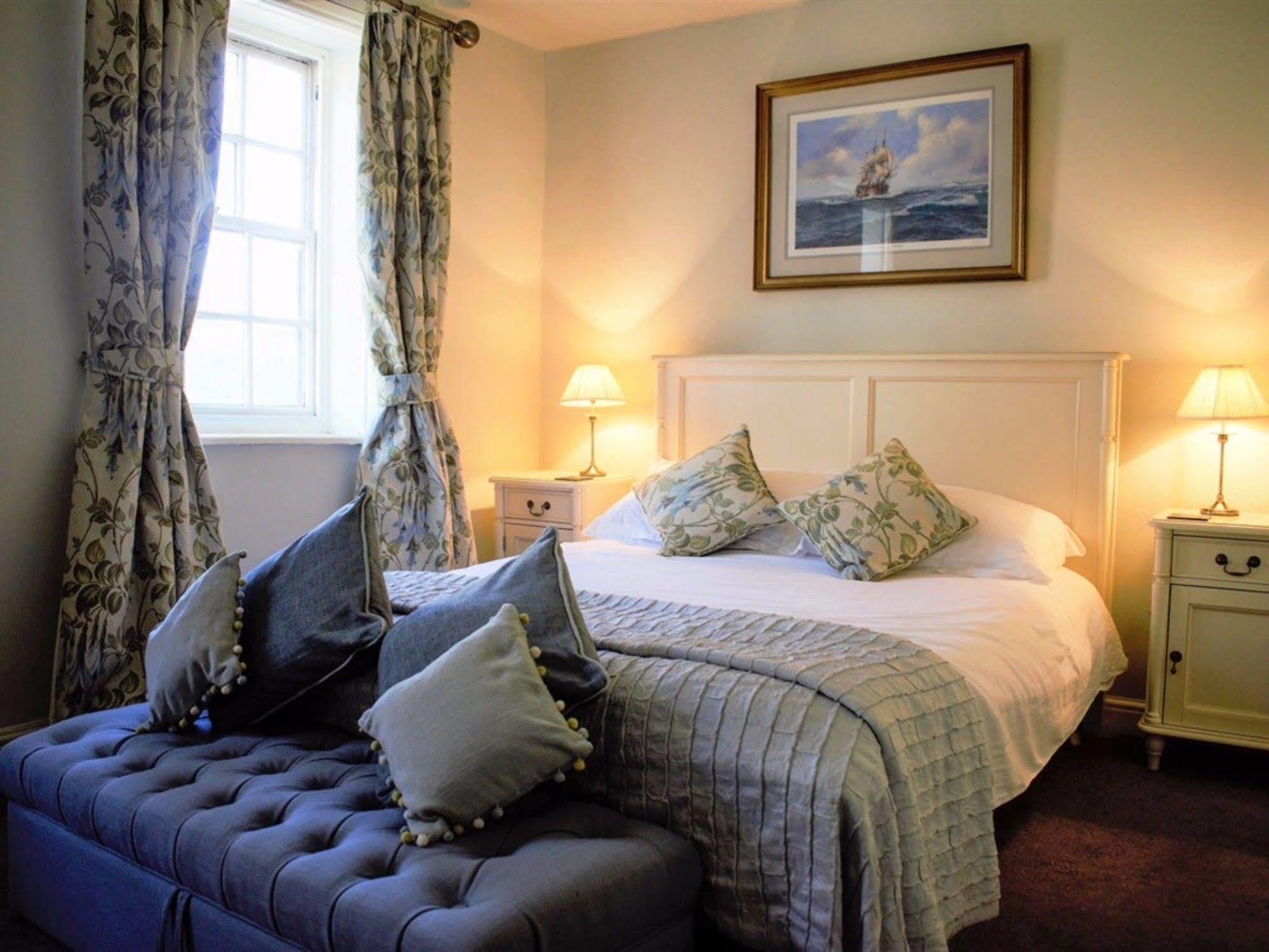 White Horse & Griffin Hotel Whitby Bagian luar foto