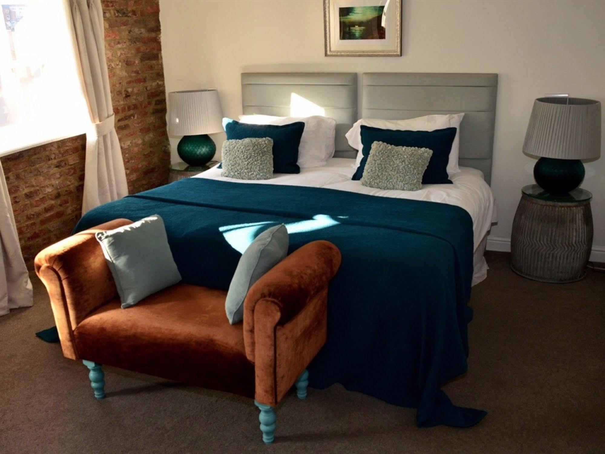 White Horse & Griffin Hotel Whitby Bagian luar foto