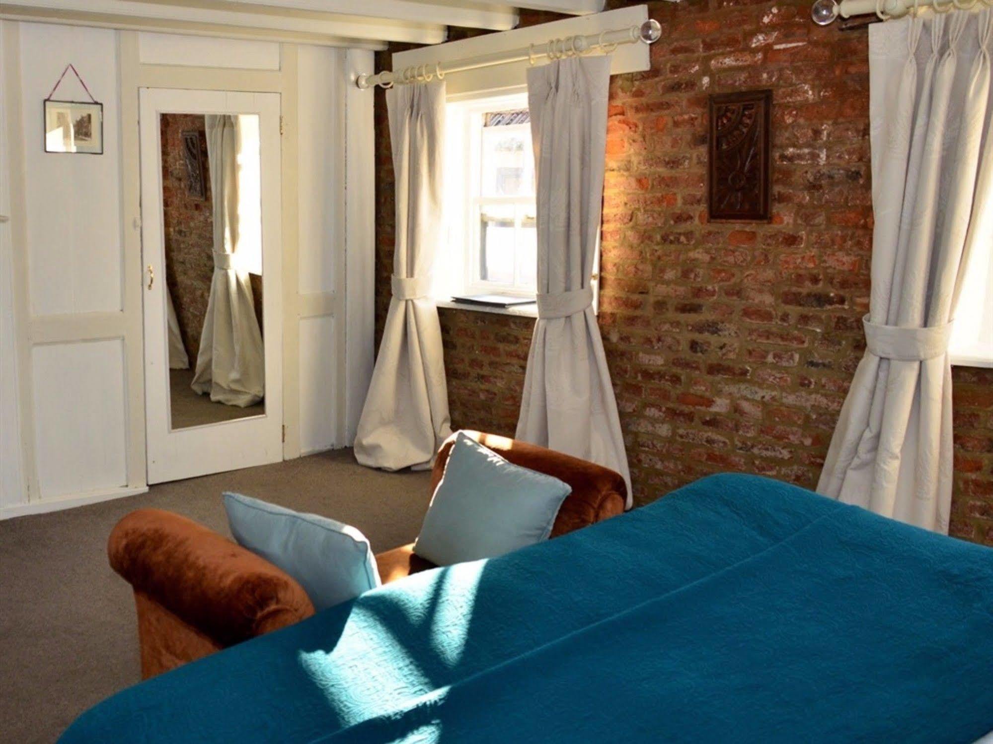 White Horse & Griffin Hotel Whitby Bagian luar foto
